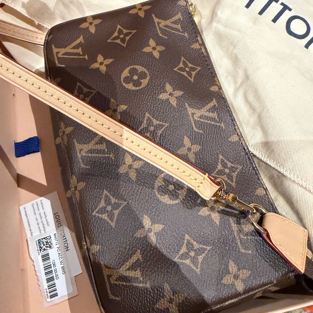 Louis Vuitton Monogram pochette - Picture 6 of 11